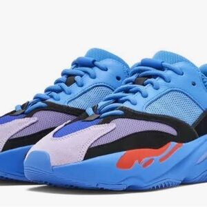 YEEZY WAVERUNNER Hifi Stunning men’s 11 luxurious sneaker!